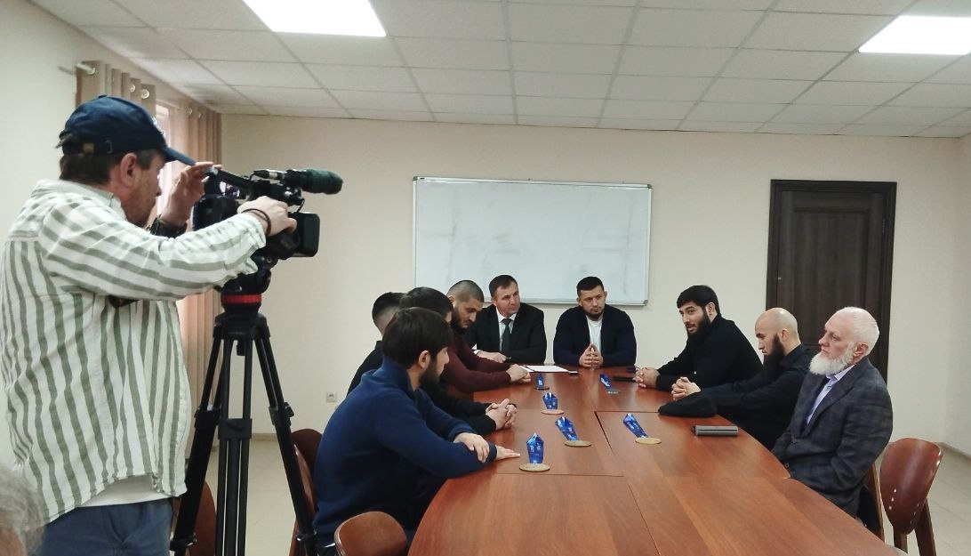 В министерстве спорта КБР состоялась пресс - конференция с победителями и призерами чемпионата и первенства мира по грэпплингу