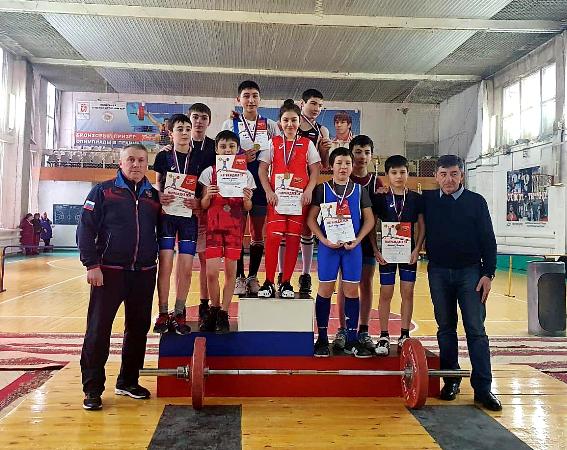 В Тырныаузе прошло первенство КБР по тяжелой атлетике 