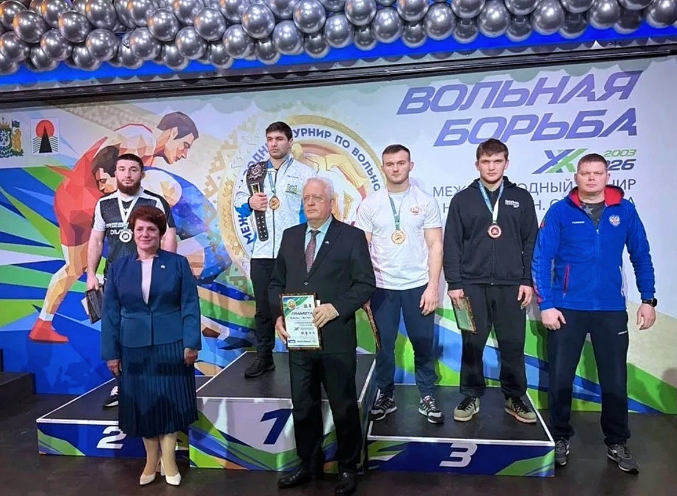 Азамат Закуев – серебряный призер международных соревнований по вольной борьбе