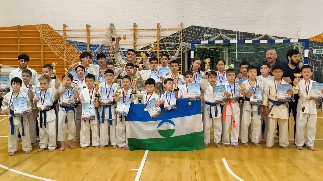 Каратисты КБР успешно выступили в Невинномысске