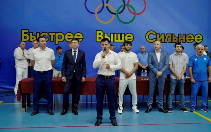 В Нальчике прошел мастер-класс с легендами спортивной борьбы
