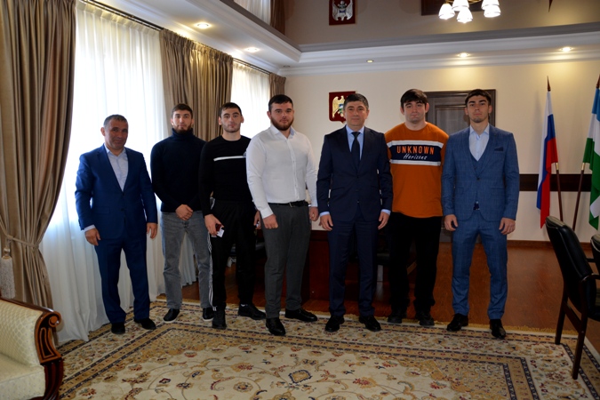 В министерстве спорта КБР вручили удостоверения спортивных званий