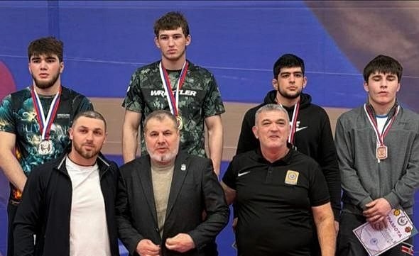 В Грозном завершилось первенство СКФО по греко-римской борьбе